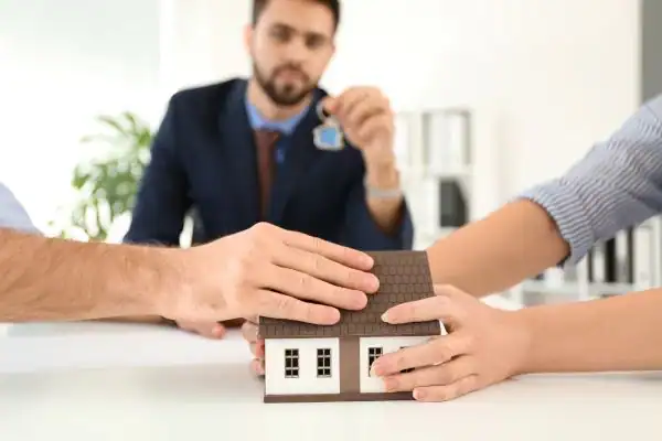 Couple arguing over property in divorce mediation Devon