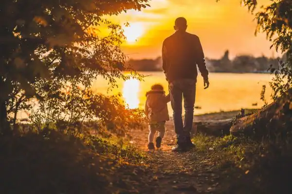 image of dad and child - parental alienation Devon
